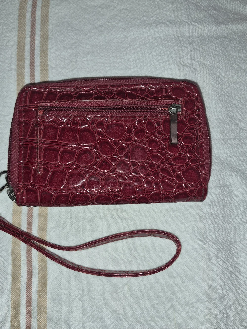 Red Croc-Texture Wristlet Phone Case - Unbranded